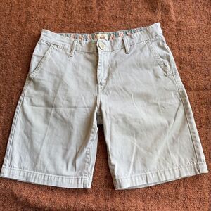 Levi’s 10 khaki shorts